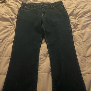 Wrangler Q Baby the Ultimate Riding Jeans size 13/14 x 32
